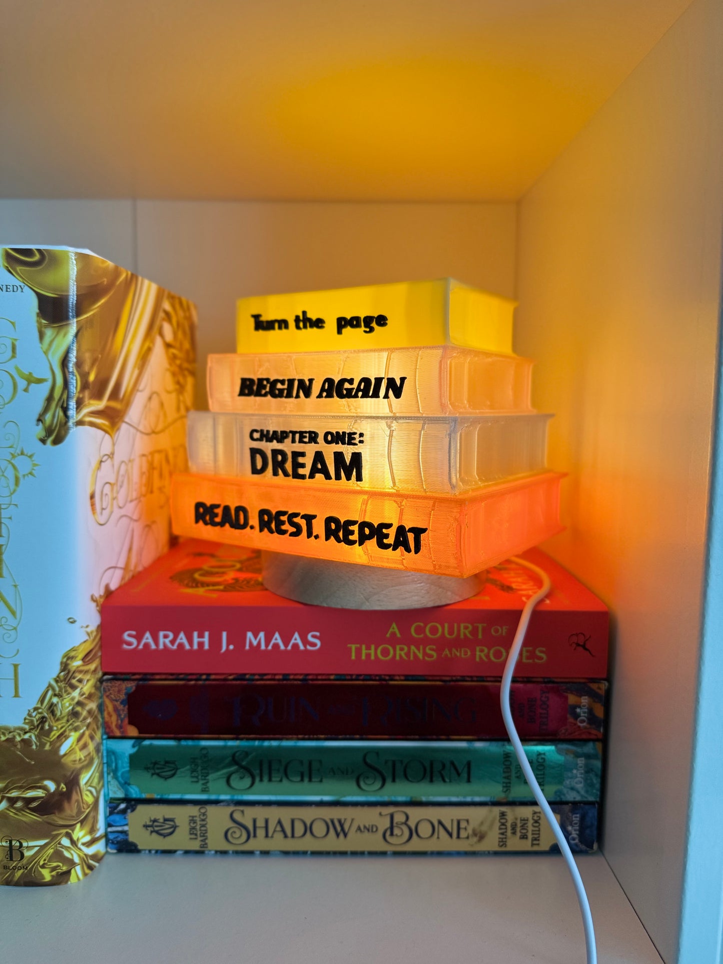 Book Stacked Lamp – 3D Printed PETG | Bookshelf Decor | Readers Gift Idea | Table Lamp